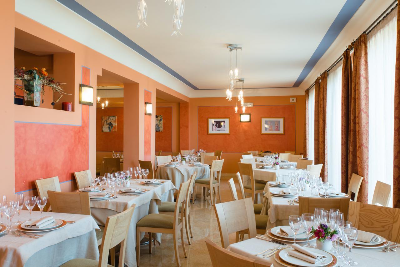 Hotel Villa Mare 알타빌라밀리치아 외부 사진