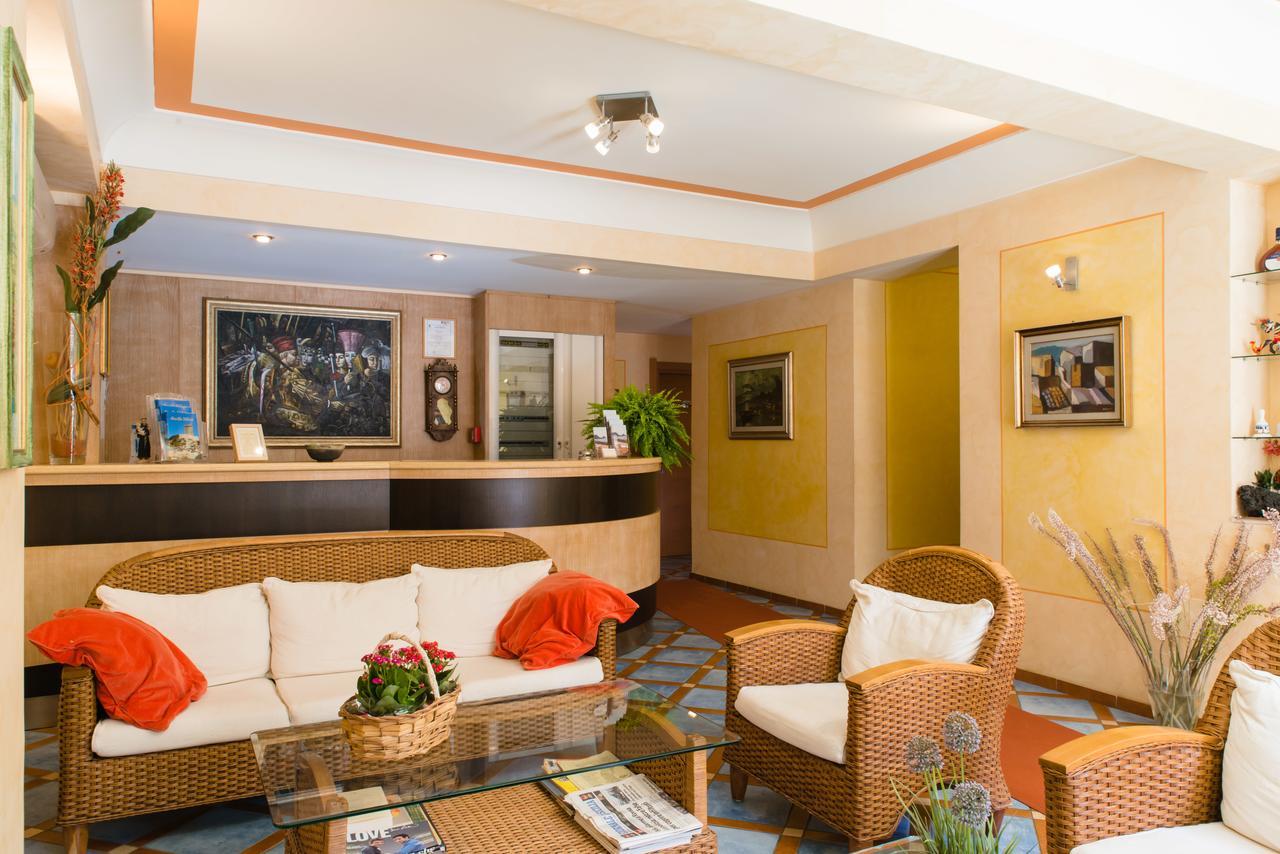 Hotel Villa Mare 알타빌라밀리치아 외부 사진
