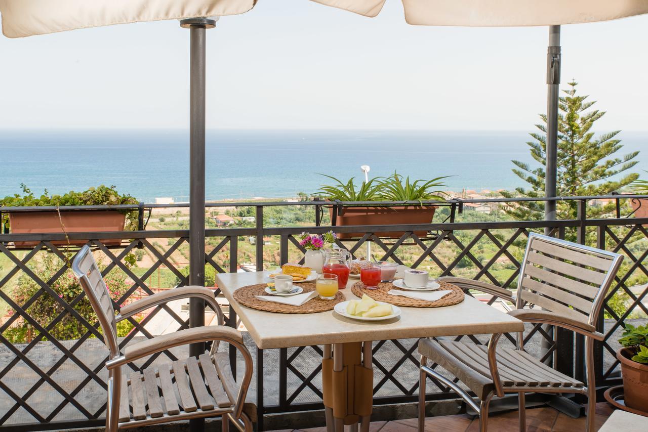 Hotel Villa Mare 알타빌라밀리치아 외부 사진